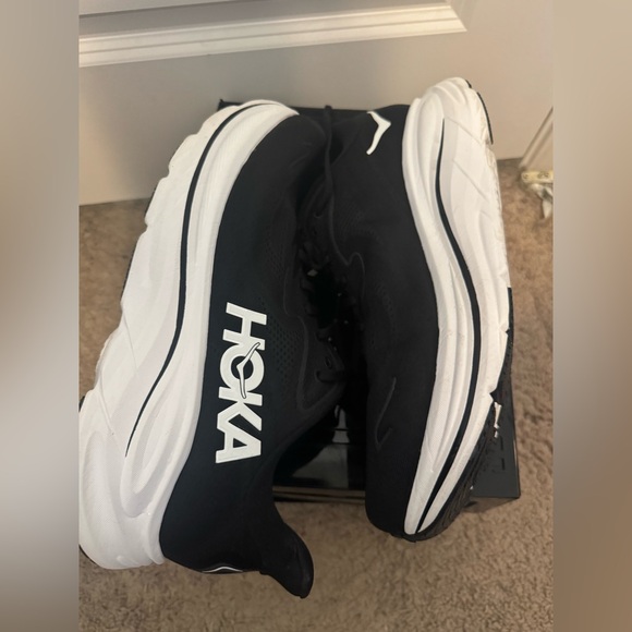 Hoka Clifton 10 extra wide Men's Black white Running Shoes - Picture 3 of 7